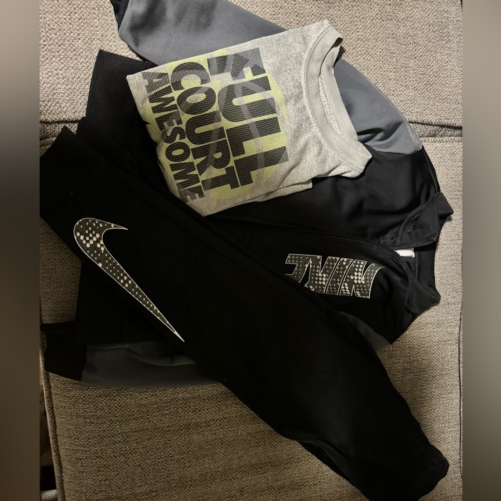Boys size 6 full Nike outfit